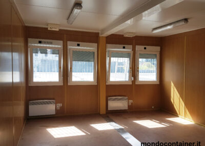 Mondocontainer - Container uso ufficio interni con 4 quattro finestre